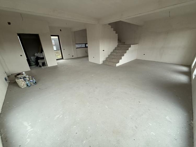 EXCLUSIVITATE !! COM 0% !! De vanzare duplex 4cam 160mpu D+P+E teren str Oasului - 9