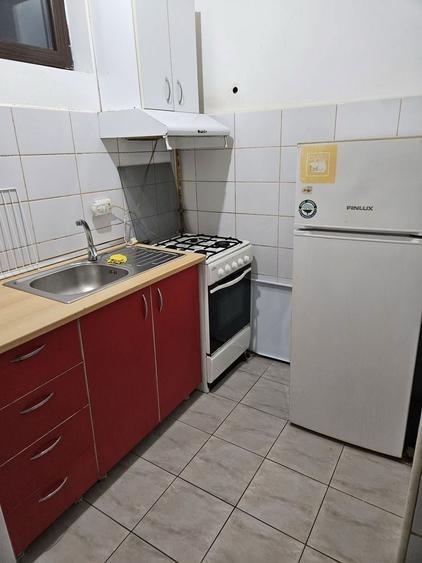 Inchiriez garsoniera sector 3 cartierul 23 agust3 - 2