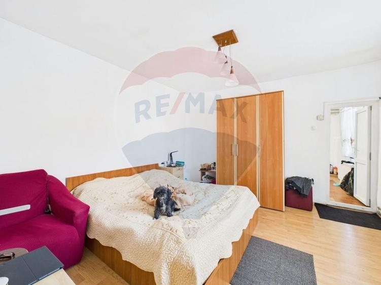 De vanzare| Casa cu teren | 300 mp | Rahova - 5
