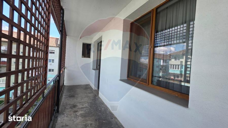 Apartament cu 3 camere de inchiriat Medias, str Cibin - 8