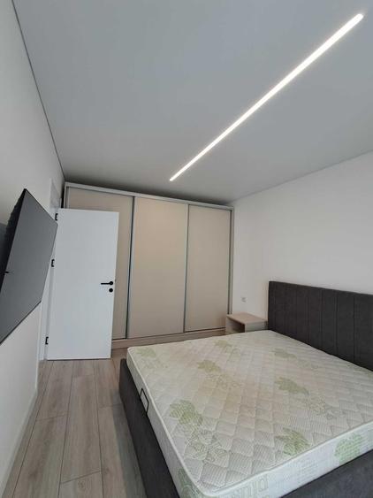 Apartament cu 2 camere semidecomandat, mobilat în Apărătorii Patriei