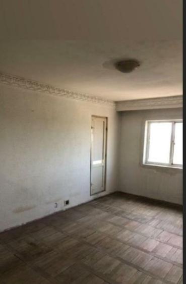 Apartament de vanzare in Constanta, Km 5 - 2 camere decomandat - 4