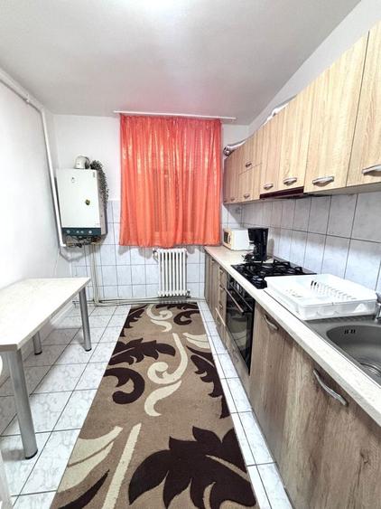 Inchiriez apartament 2 camere - 2