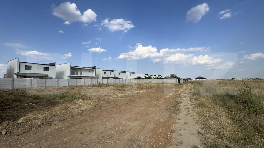 Parcela teren 735 mp, front 39 m, utilitati, zona Selgros - 5