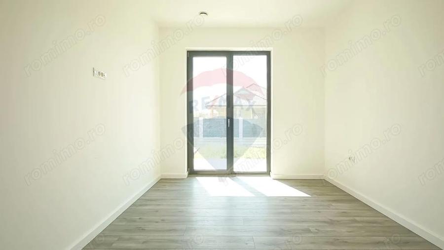 Casa cu 5 camere de vanzare - 3