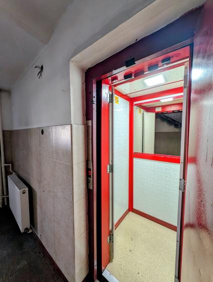 Liberty Mall-Rond Cosbuc,Nasaud stradal,bloc/scara impecabile,semimobilat,S-E - 13