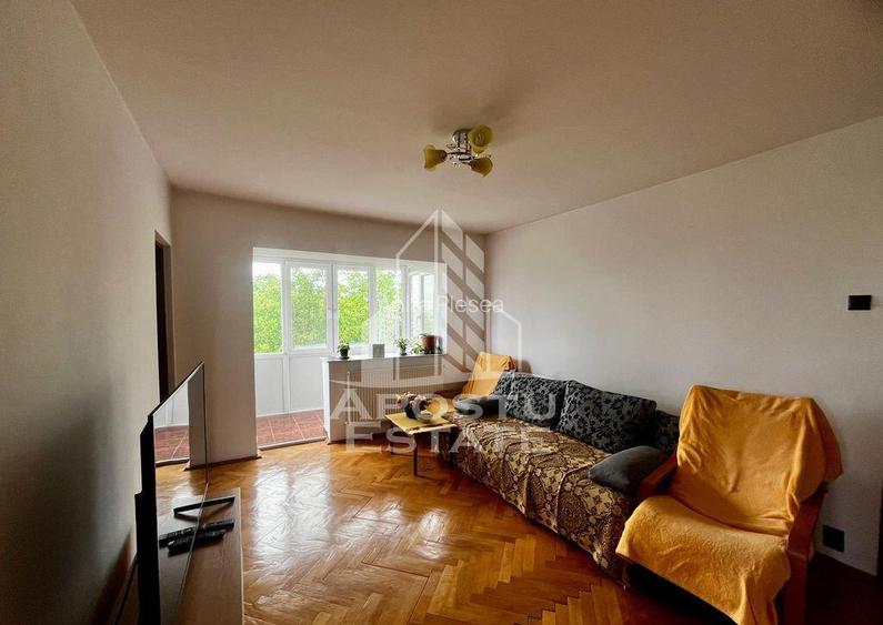 Apartament 4 camere,centrala proprie,zona Take Ionescu Apartament 4 camere,centrala proprie,zona Take Ionescu