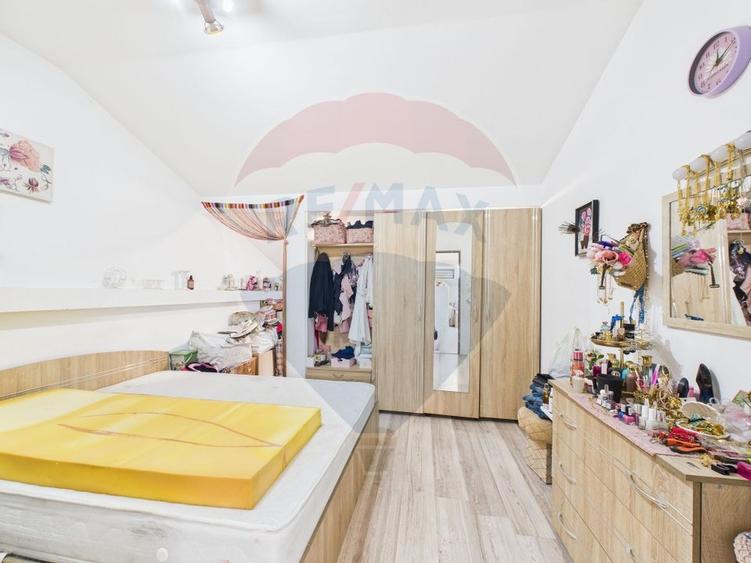 Casa/Vila superba cu 6 camere si gradina in zona Rosu/Ilfov - 4