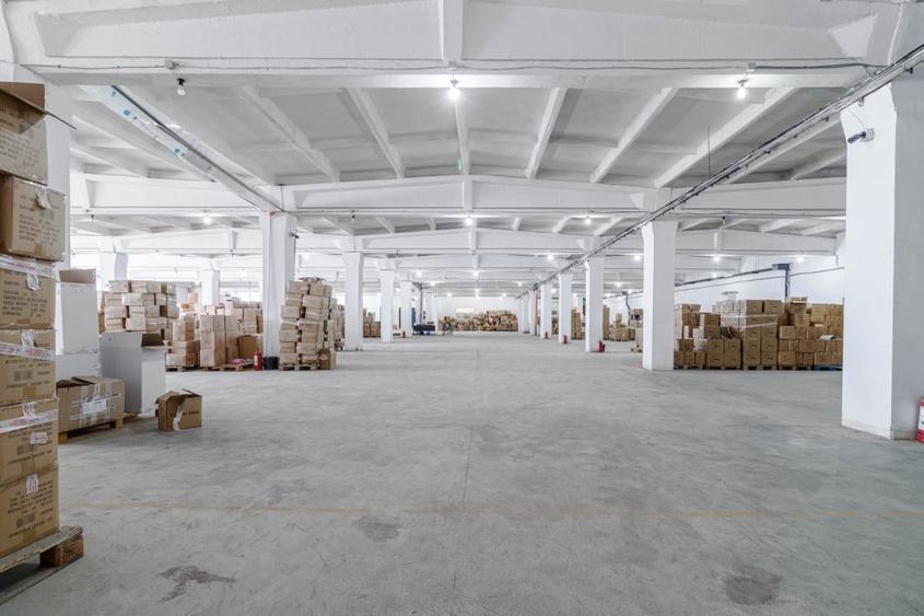 Spatiu industrial  – 3.540 mp utili, birouri 600 mp, randament in - 3