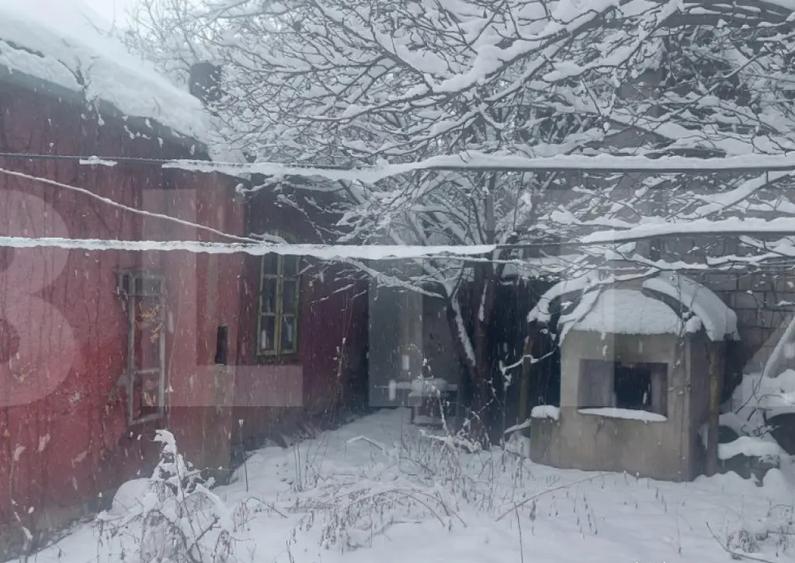 Casa tradi?ionala cu teren generos Covasna Voinesti - 4