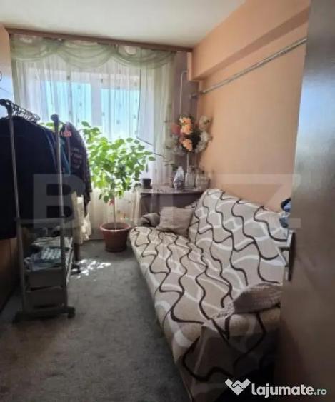 Apartament de vanzare, cu 4 camere, 4 balcoane, 75 mp, zona - 13