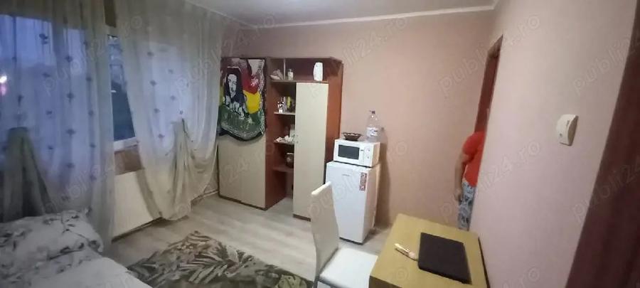 inchiriez garsoniera zona pia?a Nicolina exact ca in poza - 4