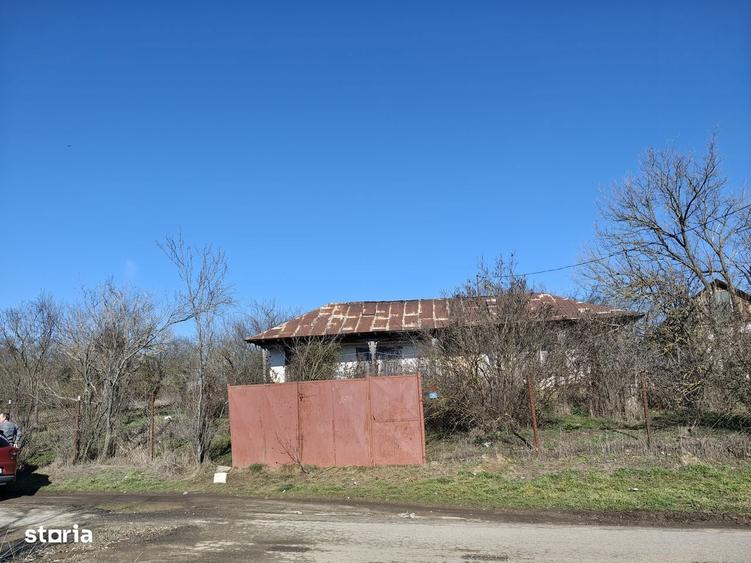 5600mp+casa demolabila 48km de la Universitate sat Obedeni jud. Gr - 8