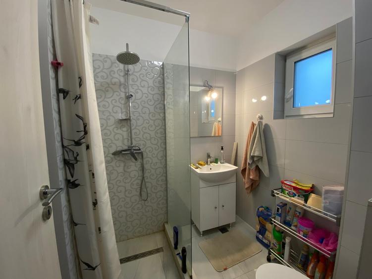 Duplex cu 4 camere si mansarda. Complet mobilat si utilat. Comision 0 - 5