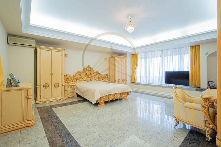 Ultracentral -Cladire impozanta  D+P+2E. - 25