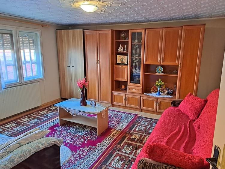 Inchiriez casa 3 camere, Reghin, Central - 1