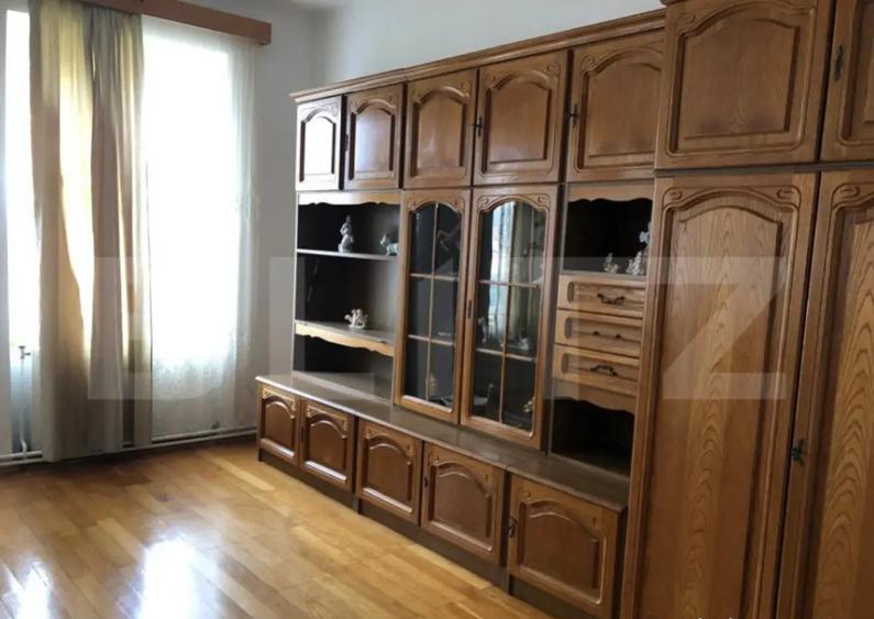 Casa de vanzare, cu 7 camere, 350 mp u & 2850 mp teren - 4