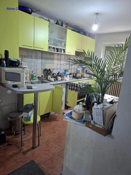 Apartament cu 4 camere în Crângași