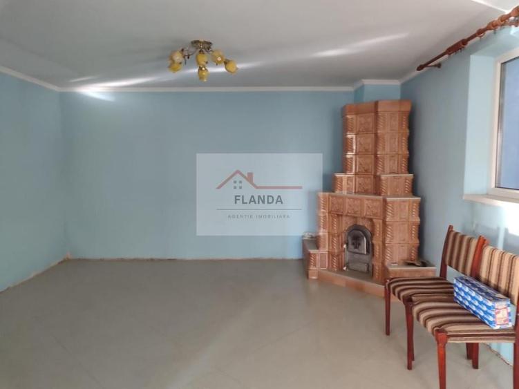 Casă cu 6 camere cu Teren 1000 Mp în Florești-Stoenești