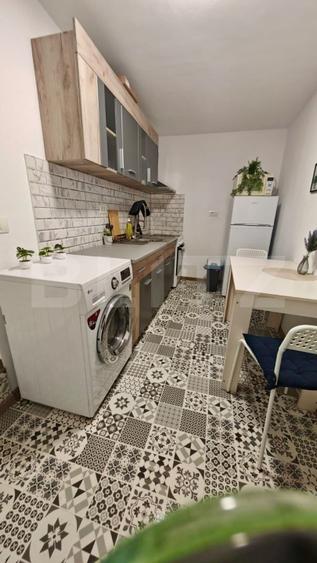 Apartament cu 2 camere semidecomandat, mobilat în Centrul Istoric