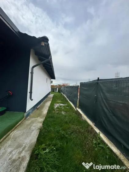 Casă cu 4 camere cu Teren 720 Mp în Satu Nou de Sus