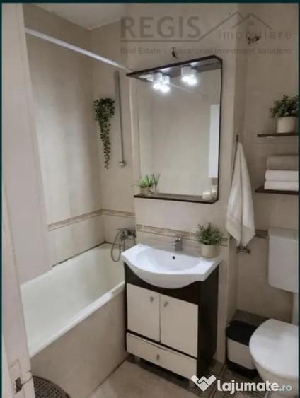 Apartament cu 3 camere decomandat în Hărmanului
