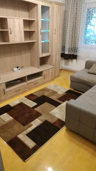 Apartament cu 2 camere decomandat, mobilat în Central