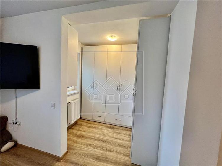 Duplex cu 3 camere cu Canalizare în Șelimbăr