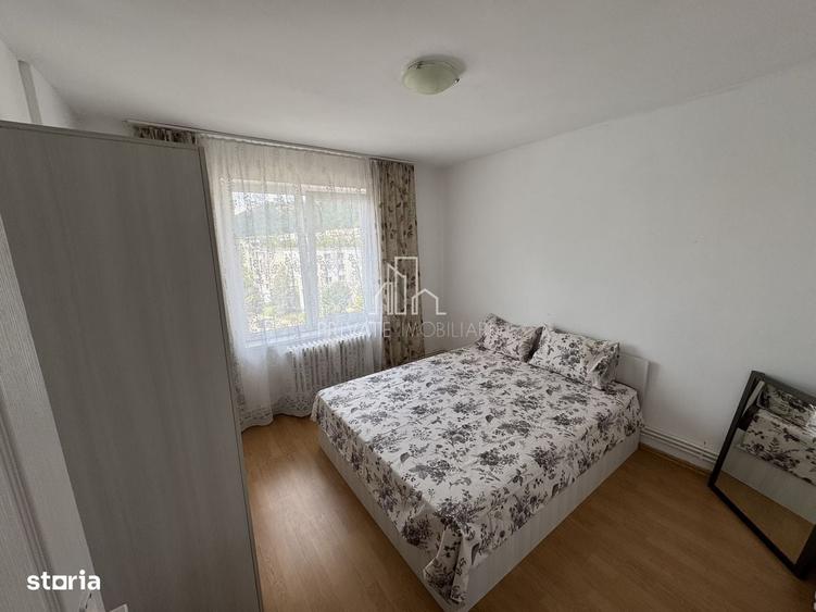 Apartament cu 3 camere decomandat în Diamant