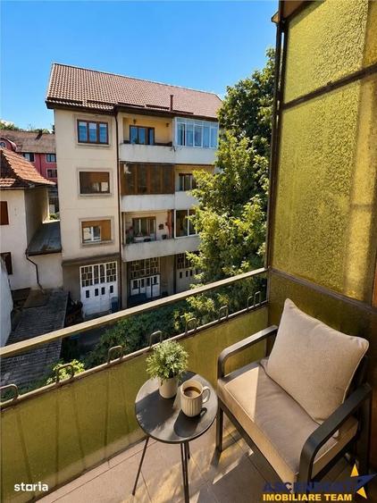 Apartament cu 3 camere decomandat în Lefaia