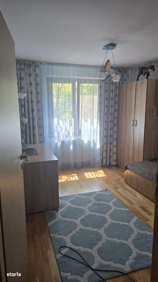 Apartament cu 4 camere în Crângași