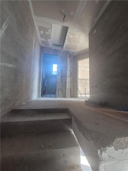 Duplex cu 3 camere cu Canalizare în Moșnița Nouă