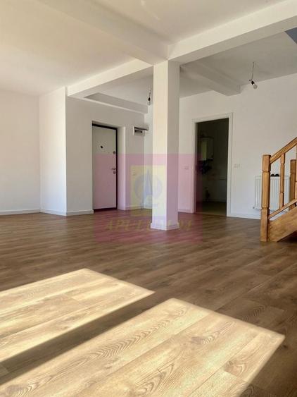 Duplex cu 4 camere cu Canalizare în Mogoșoaia