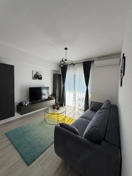 Apartament cu 2 camere decomandat în Est