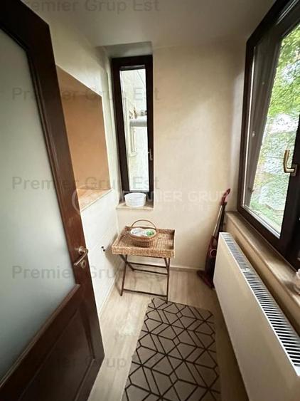 Apartament cu 3 camere decomandat, mobilat în Central