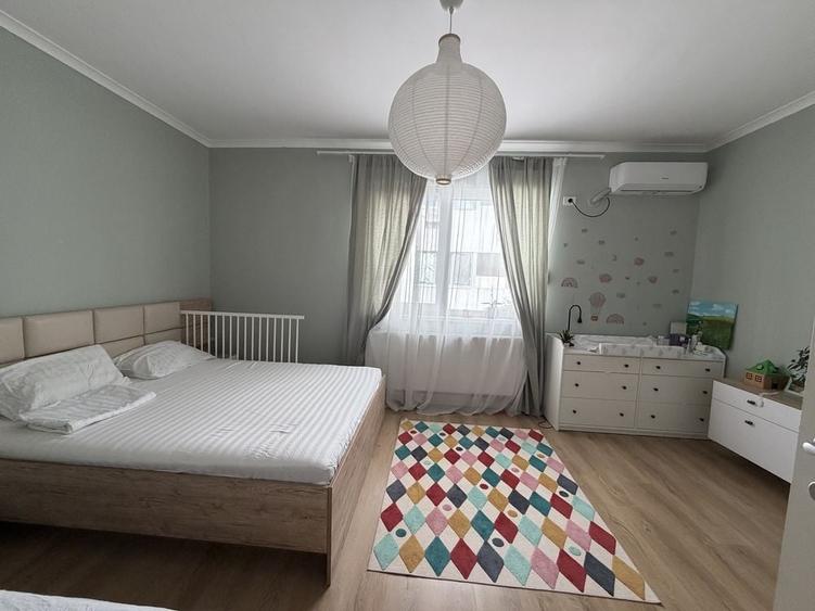 Casă cu 4 camere în Dudu