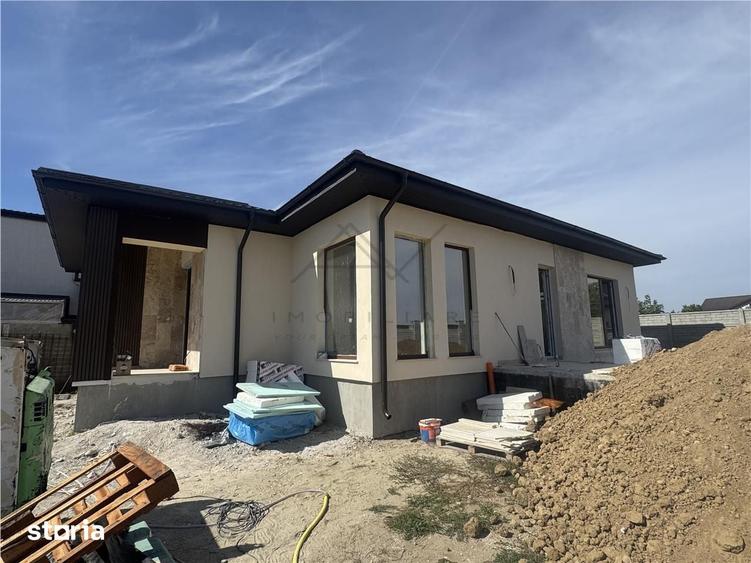 Casă cu 4 camere cu Teren 450 Mp în Domnești