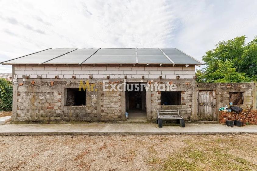 Casă cu 1 camere cu Teren 2140 Mp în Lunca