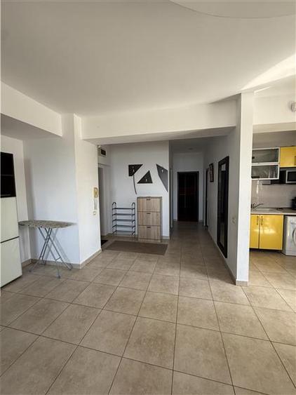 Apartament cu 3 camere decomandat, mobilat în Nord