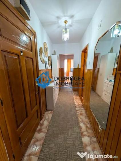 Apartament cu 3 camere decomandat în Păcii