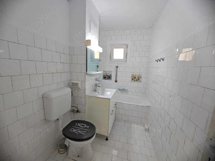 Apartament cu 3 camere decomandat, mobilat în Aradului