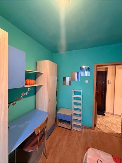 Apartament cu 3 camere semidecomandat în Șagului