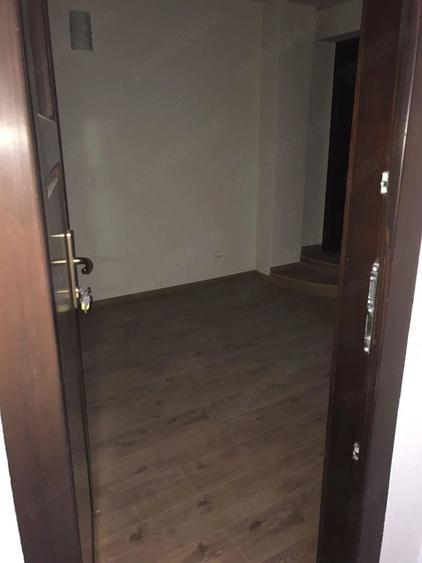 Spațiu comercial, de 16 mp, în P-ța Unirii