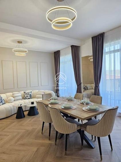 Casă cu 5 camere cu Teren 270 Mp în Tăuți