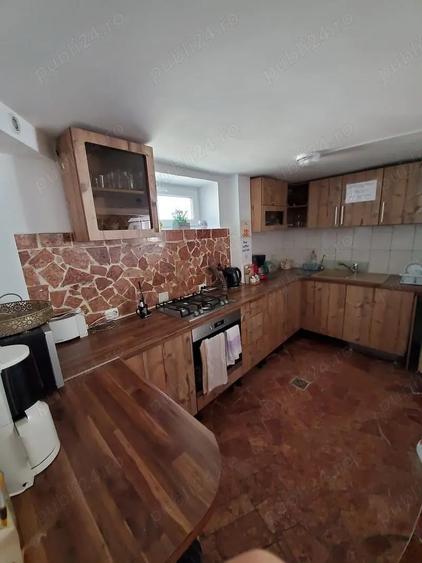 Casă cu 6 camere cu Teren 900 Mp în Central