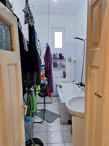 Apartament cu 4 camere decomandat în Universitate