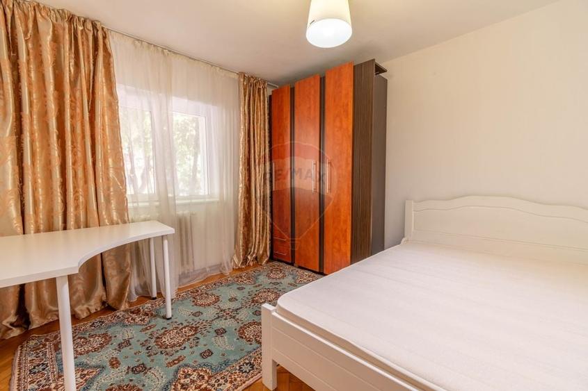 Apartament cu 3 camere decomandat în Zorilor
