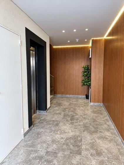 Apartament cu 3 camere semidecomandat în Obor