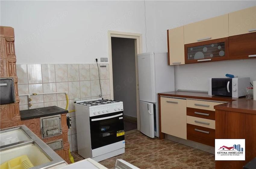 Casă cu 3 camere în Semicentral