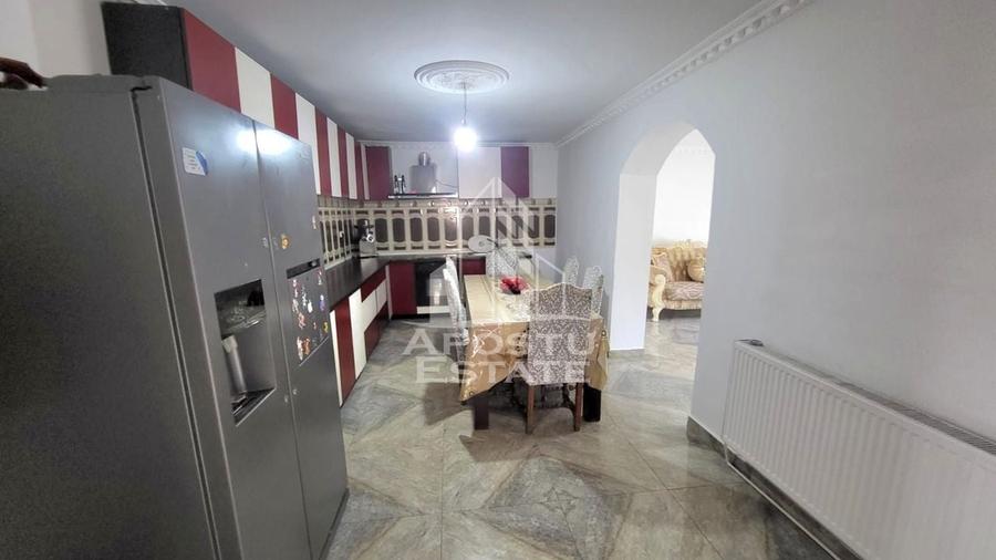 Casa individuala renovata,4 camere,garaj,teren 540 mp,Plopi - 7